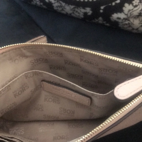 Michael Kors Wristlet - Picture 9 of 9